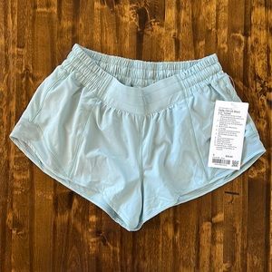 Lululemon Hotty Hot Low-Rise Lined Short 2.5" - Size 8